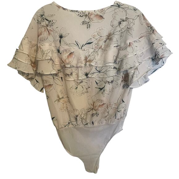 ASTR the Label Ruffle Bodysuit Womens Size Medium Pink Floral Flutter Sleeve Top - Picture 5 of 9